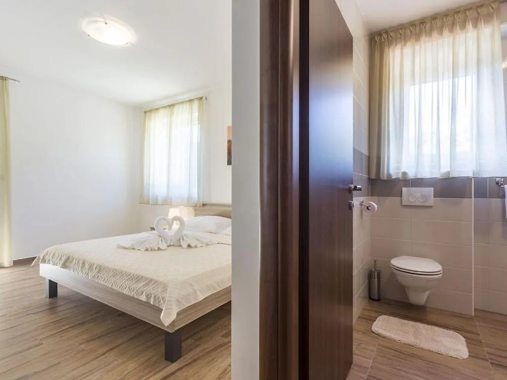 Holiday home Lorena Comfortable Holiday Residence Banjole Croatia