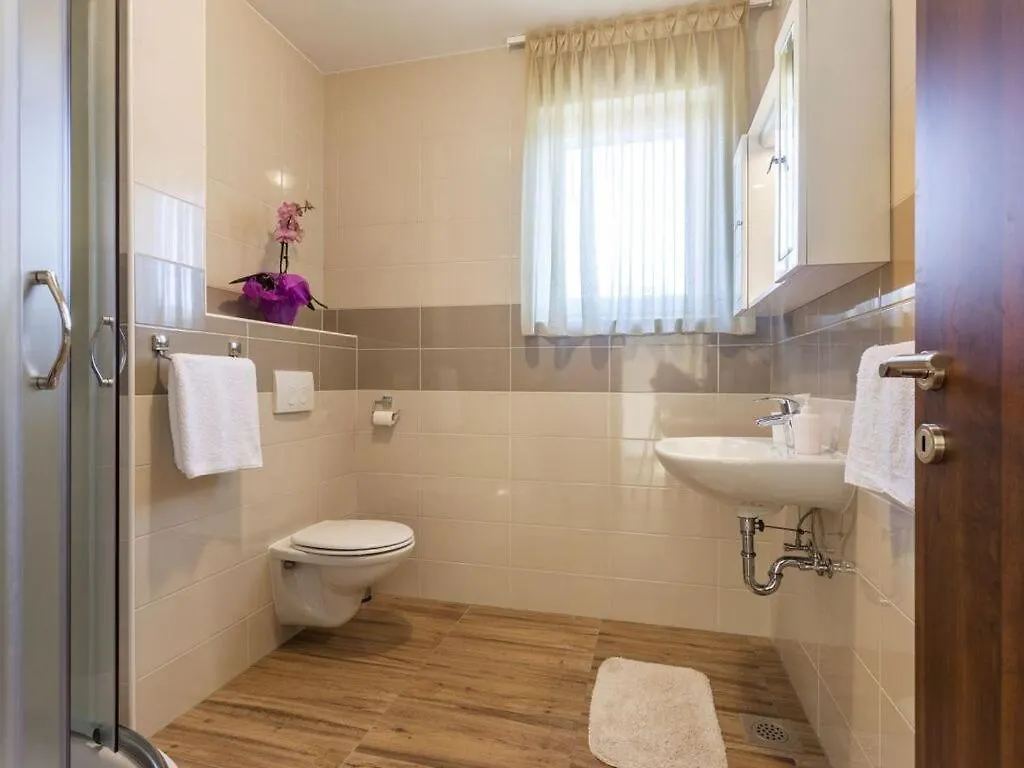 Lorena Comfortable Holiday Residence Banjole Croatia