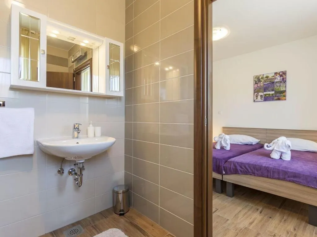 Lorena Comfortable Holiday Residence Banjole Holiday home